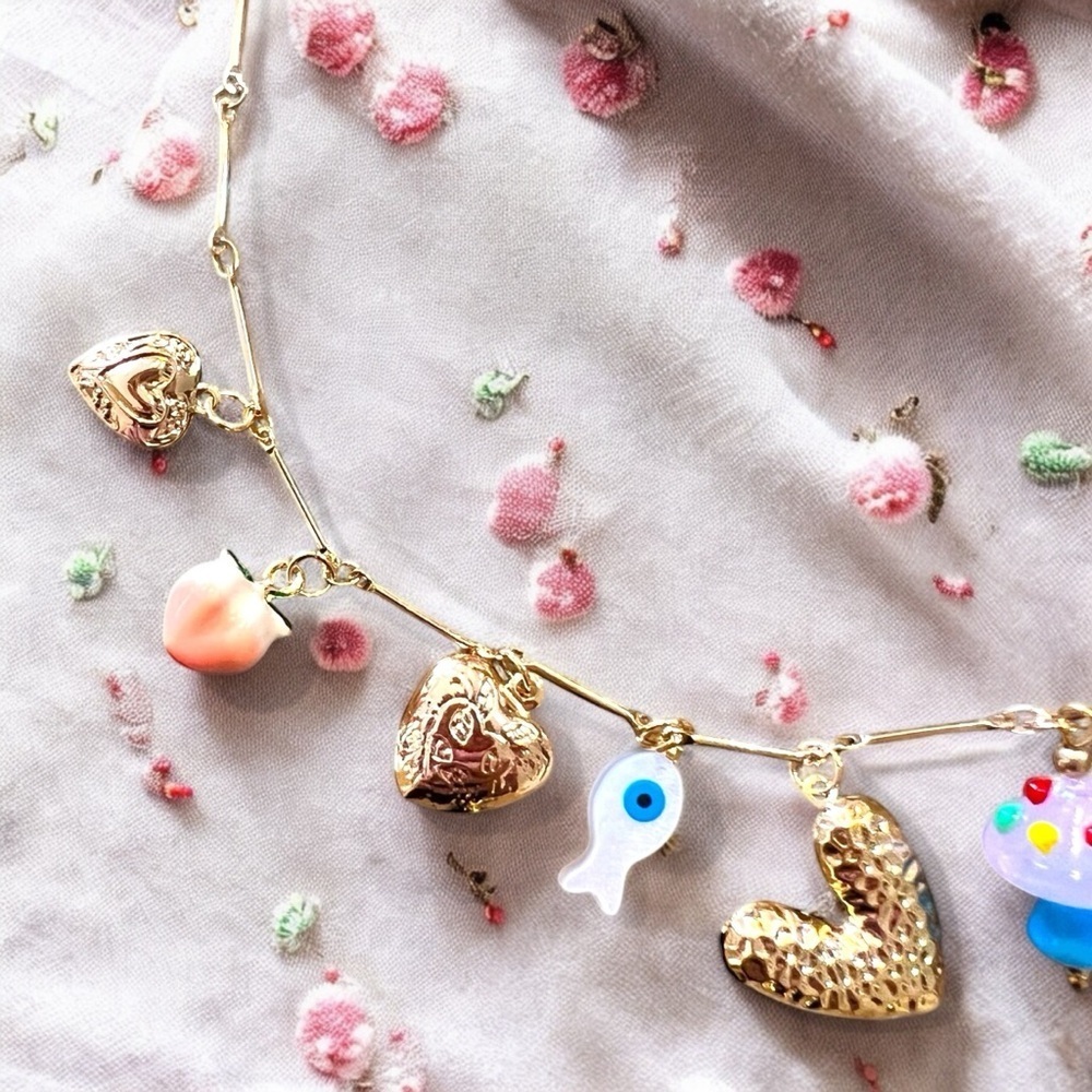 Adorable gold toned summer fun charm necklace. Crab boils here we come! - Picture 13 of 17